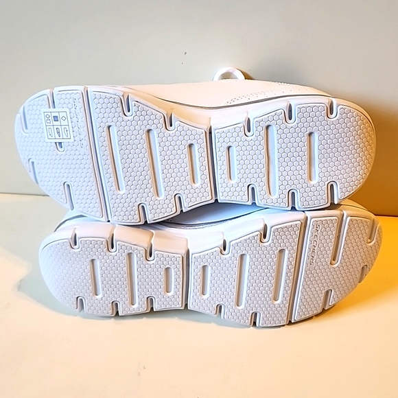 [SOLD]Skechers Elite White and Gray Sparkley Sneakers with Memory Foam - Picture 6 of 11